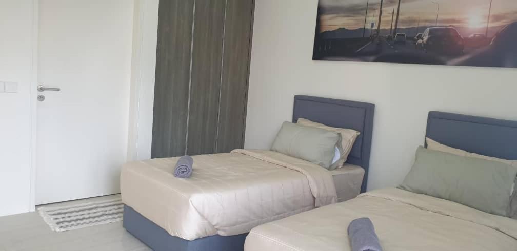 By The Sea Suites - Managed By Sdb Host Batu Feringgi Exteriör bild
