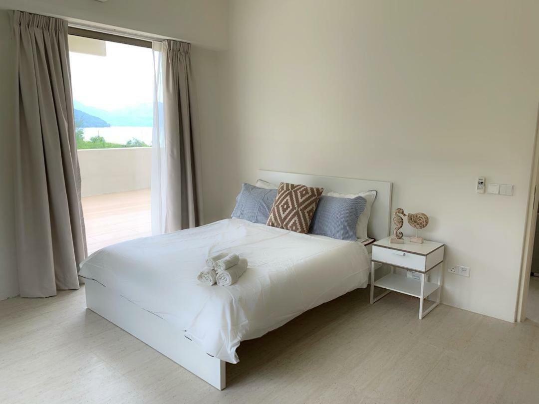 By The Sea Suites - Managed By Sdb Host Batu Feringgi Exteriör bild