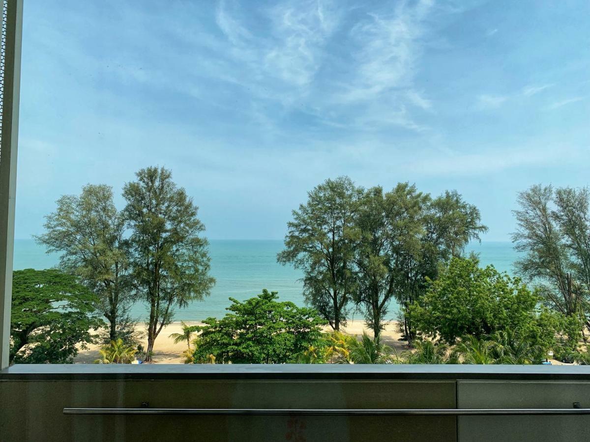 By The Sea Suites - Managed By Sdb Host Batu Feringgi Exteriör bild